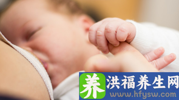75%的酒精擦婴儿的肚脐疼吗？