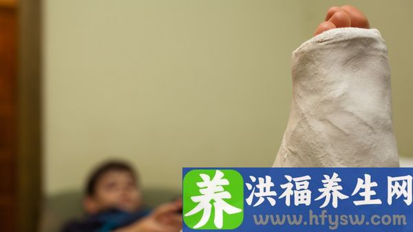 拆了石膏多久能消肿