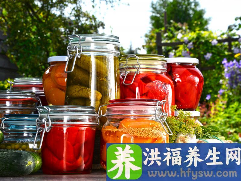 这5类食物中含亚硝酸盐，易“招惹”癌症，再爱吃，也要管住嘴