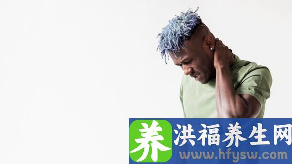 背部肩胛骨疼痛伴头晕头痛怎么办