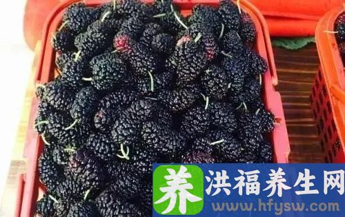 千万不要错过春天这个水果，它是中医眼中滋肝肾补肝血之王！还能黑发明目！