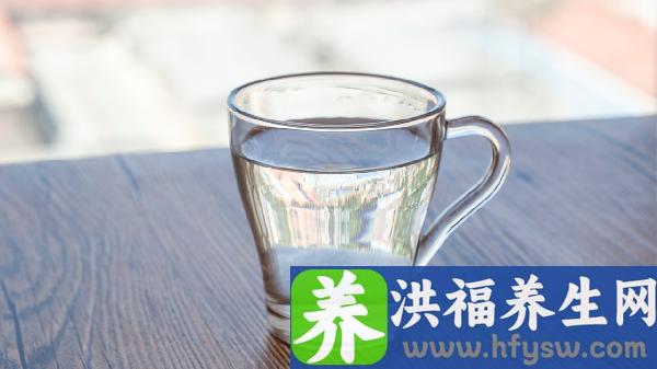 春季嘴唇干裂？3个简单方法让你轻松恢复水润双唇！
