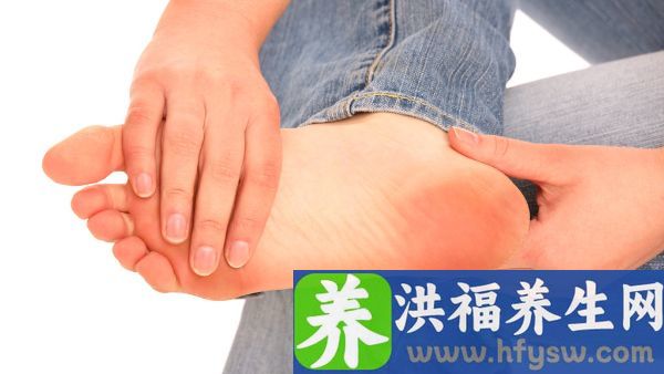 早上起来脚底板痛是怎么回事