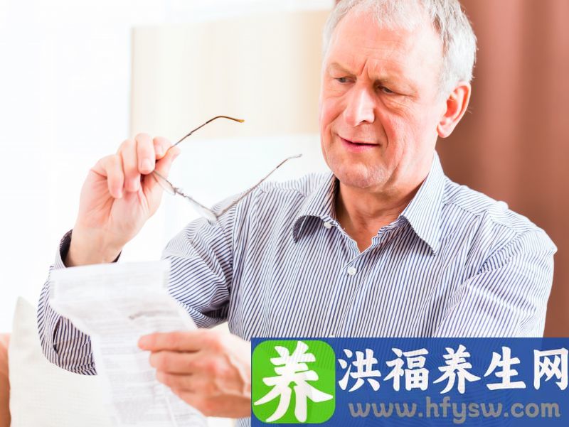 担心老花眼来“捣蛋”？提醒：劝你进入40岁后，养成这4个好习惯