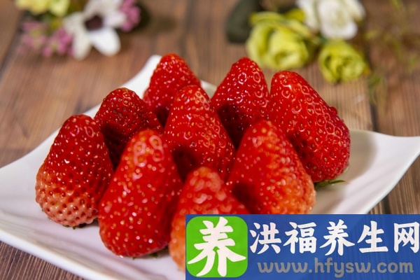 草莓用小苏打洗还是盐