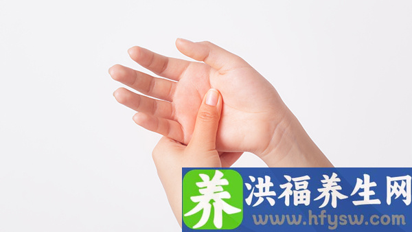 手很痛使不上力气