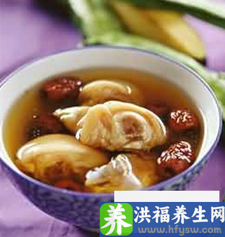 春季护肤常喝四款汤 归圆炖鸡肉补血养颜