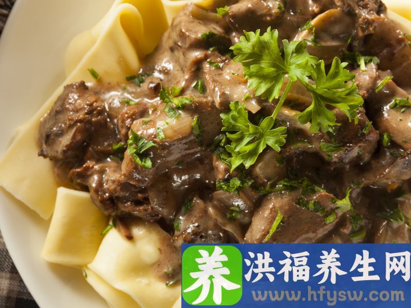 身体缺铁怎么办？推荐：有4种食物补铁效果很好，生活中适当多吃