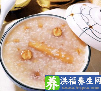 秋季<a href=http://www.duomehao.com target=_blank class=infotextkey>养生</a>适宜多喝粥 8款药粥清肺润燥