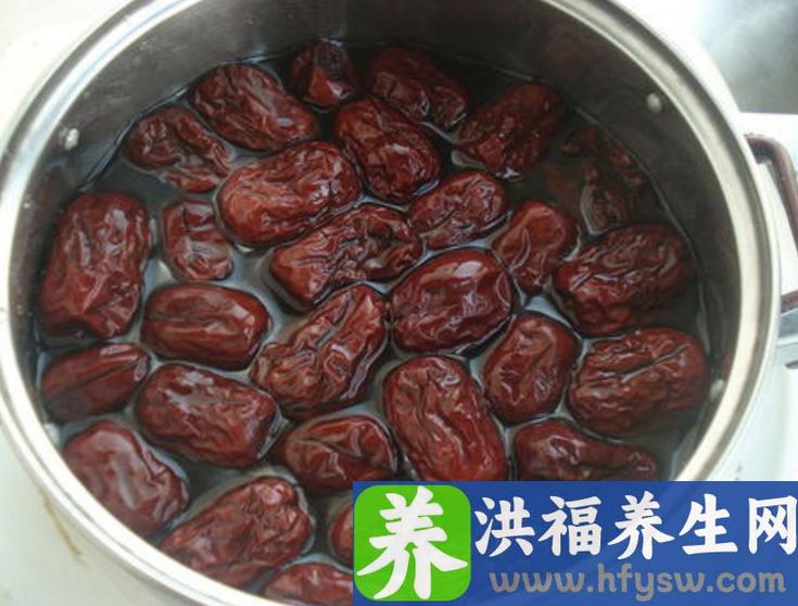 这些水果煮熟后，可以通血管、养脾胃、润肺燥，实乃养生良药