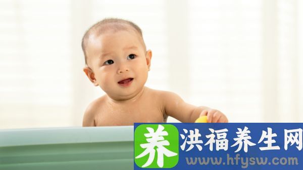 宝宝胸下面的两块肋骨很高怎么办
