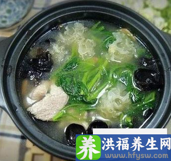 春节必备四款灭火汤 菠菜银耳汤通便祛火