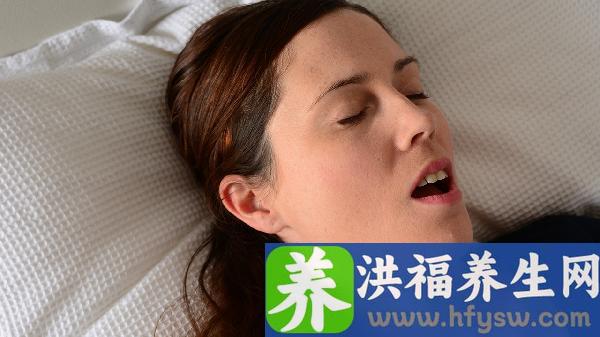 女人年纪大了打鼾是怎么回事