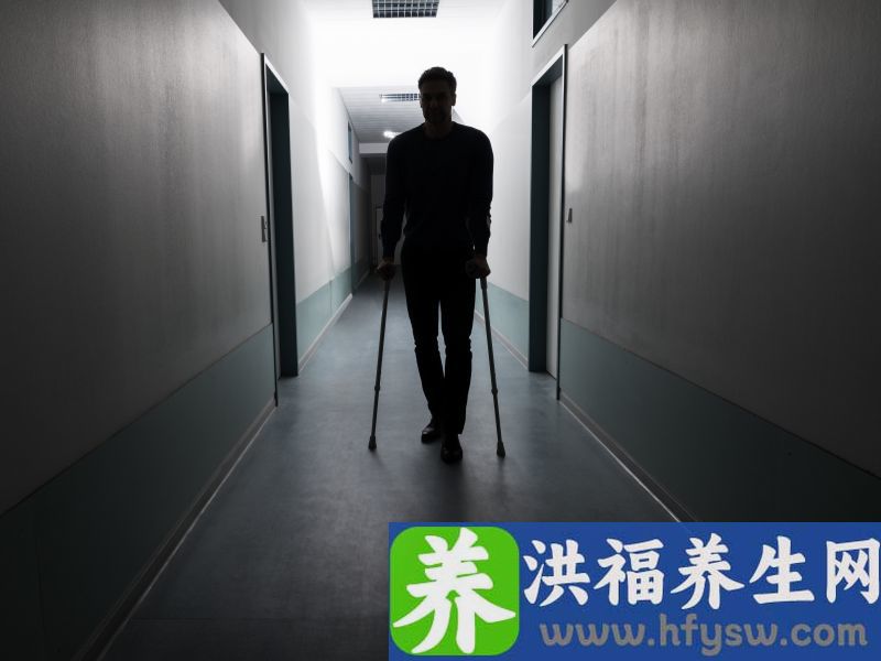 长期走路有利于血管健康吗？提醒：过了65岁，建议做好5件事