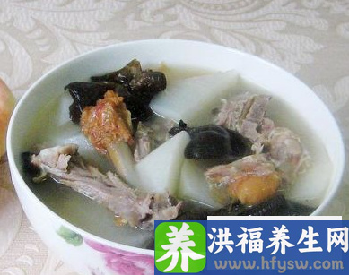 黑木耳减肥原理 推荐五款黑木耳排毒减肥食谱