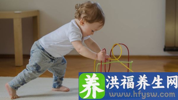 孩子胸骨两边不一样高是怎么回事