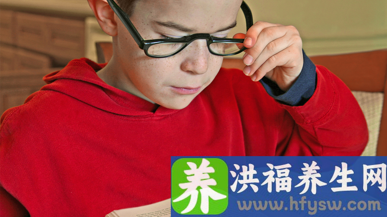 儿童鼻炎的发作症状有哪些？有哪些治疗儿童鼻炎的偏方？