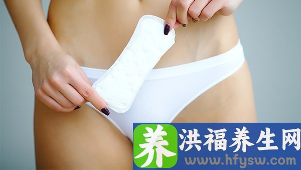 月经推迟量少发黑怎么治疗
