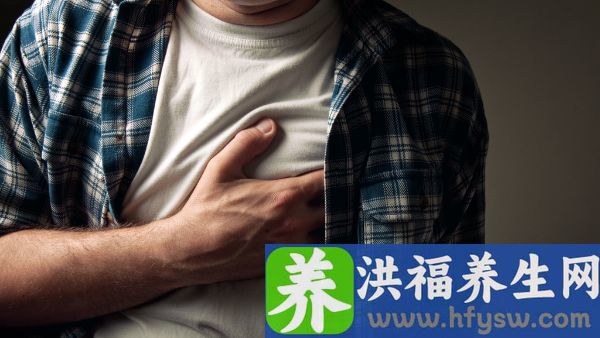 深呼吸时右侧肋骨下疼是怎么回事