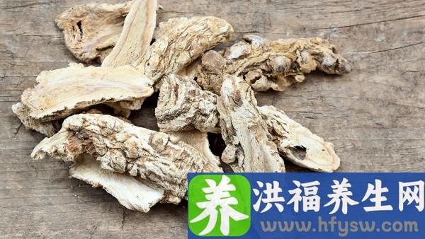 哈药六氨咖黄敏胶囊能和板蓝根颗粒一起吃吗 氨咖黄敏胶囊和维C银翘片能一起吃吗