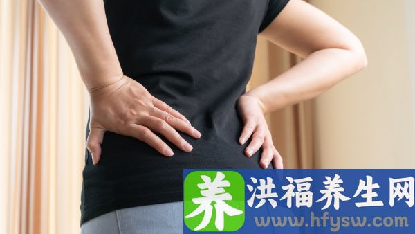 女性腰痛便血怎么了