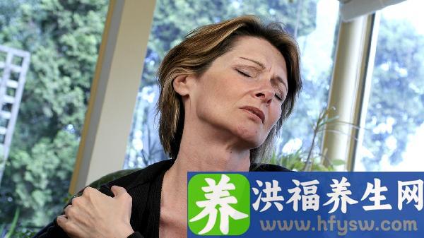 臀部一侧肌肉萎缩塌陷挂什么科室检查