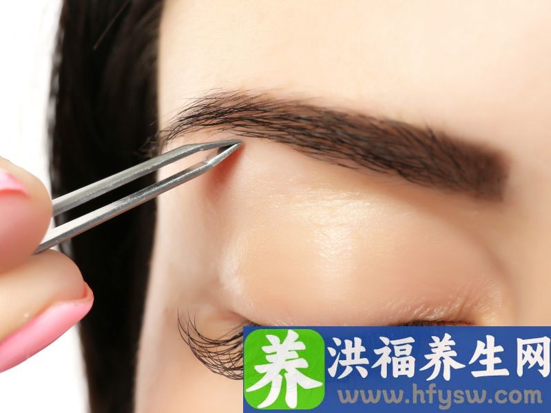 纹眉又漂亮又方便，但是要小心“风险”，女性要小心这个风险
