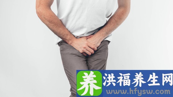 阴囊脱皮有什么症状？哪些因素会引起阴囊脱皮？