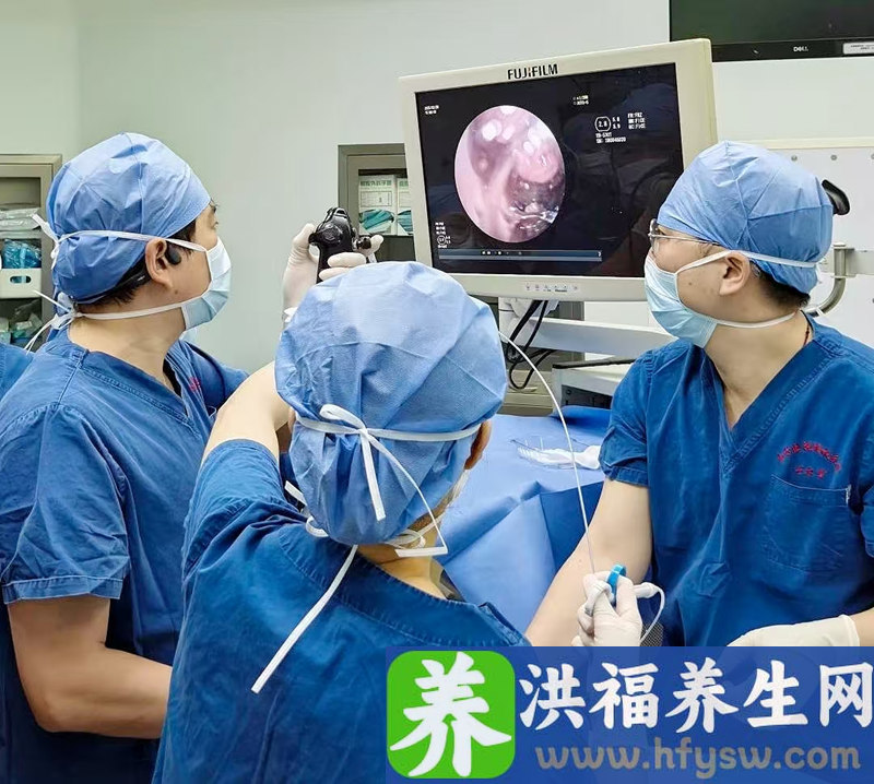 急性呼吸衰竭患者命悬一线，医生经支气管镜气管肿瘤切除术成功救治