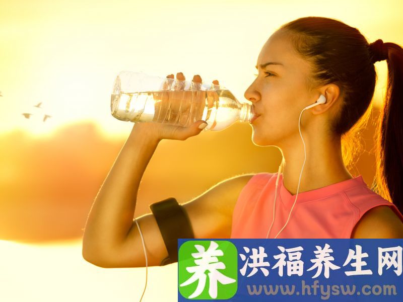 喝水就尿多，代表肾功能好还是不好？看完这3点，你或许就明白了