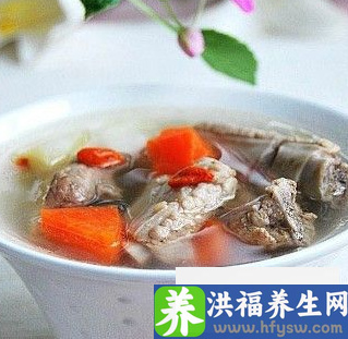 冬季喝汤更滋补 四款<a href=http://www.duomehao.com target=_blank class=infotextkey>养生</a>汤润肺去燥