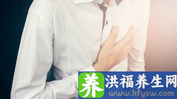 肋骨两侧胀痛是怎么回事