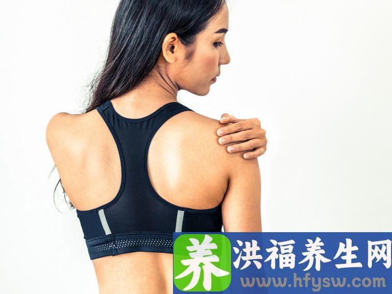 体内有癌，肩膀先知？提醒：肩膀出现这些异常，警惕是身体警报