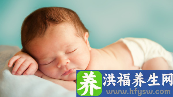 婴幼儿患中耳炎的原因是什么？婴儿患中耳炎有什么症状？