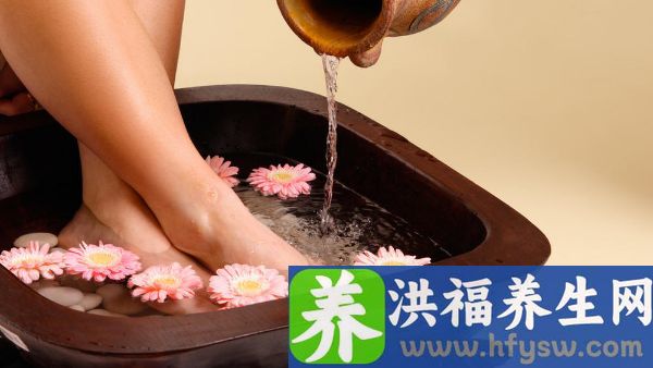 泡脚后脚肿了怎么回事