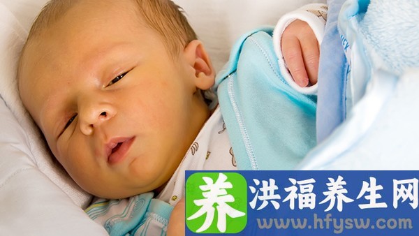 婴儿大便干燥出血是怎么回事？