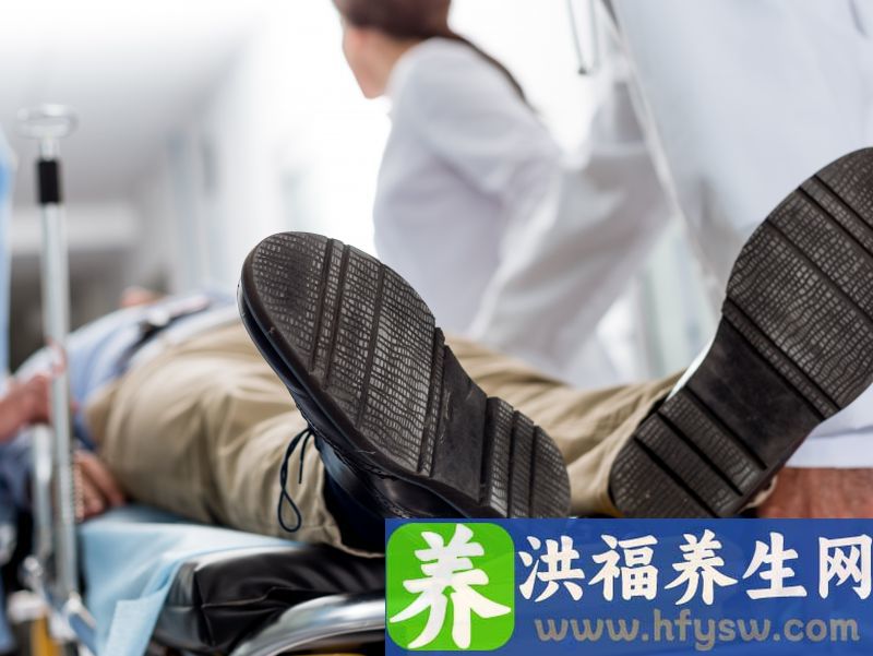 居家观察or送院就诊？专家教你识别和处理新冠相关急危重症！