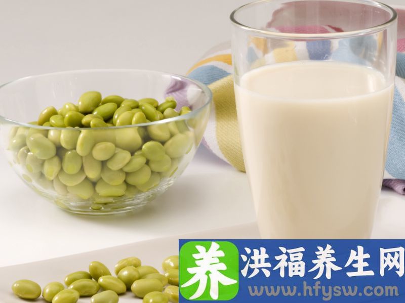晨起能否空腹喝豆浆？转发提醒：真正不能空腹，是这3种食物