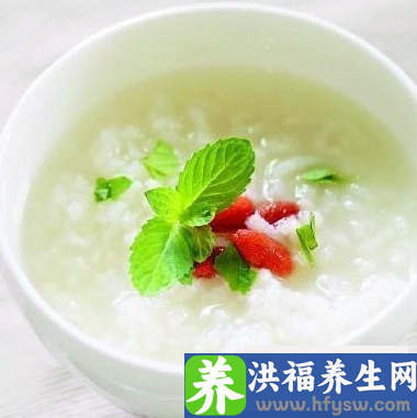 风寒感冒多喝粥可缓解 推荐十款<a href=http://www.duomehao.com target=_blank class=infotextkey>养生</a>粥快速治愈