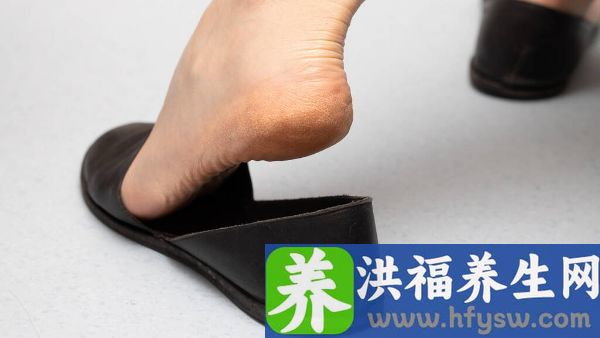50岁女性脚后跟疼是怎么回事