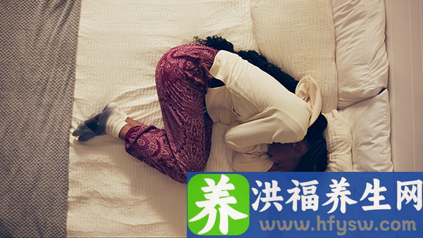 女人夜里睡觉出汗是怎么回事