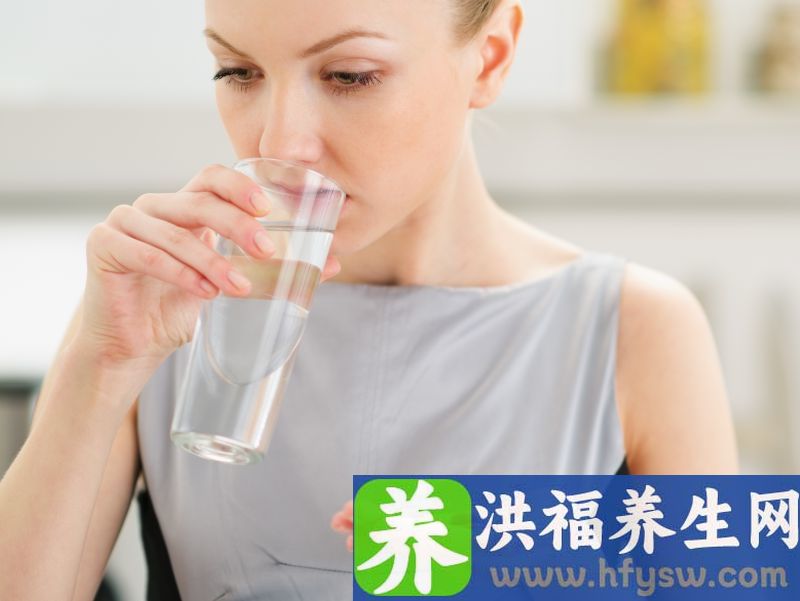喝水后一直小便的人，与半天不去厕所的人，谁的身体更健康？
